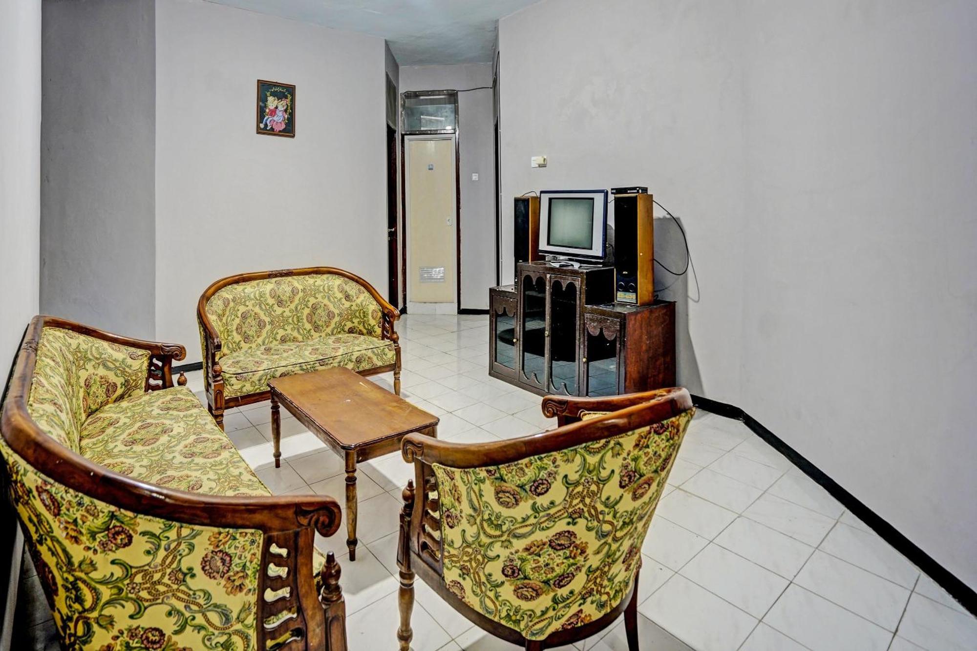 Spot On 92388 Villa Segi Delapan Prigen Exterior foto