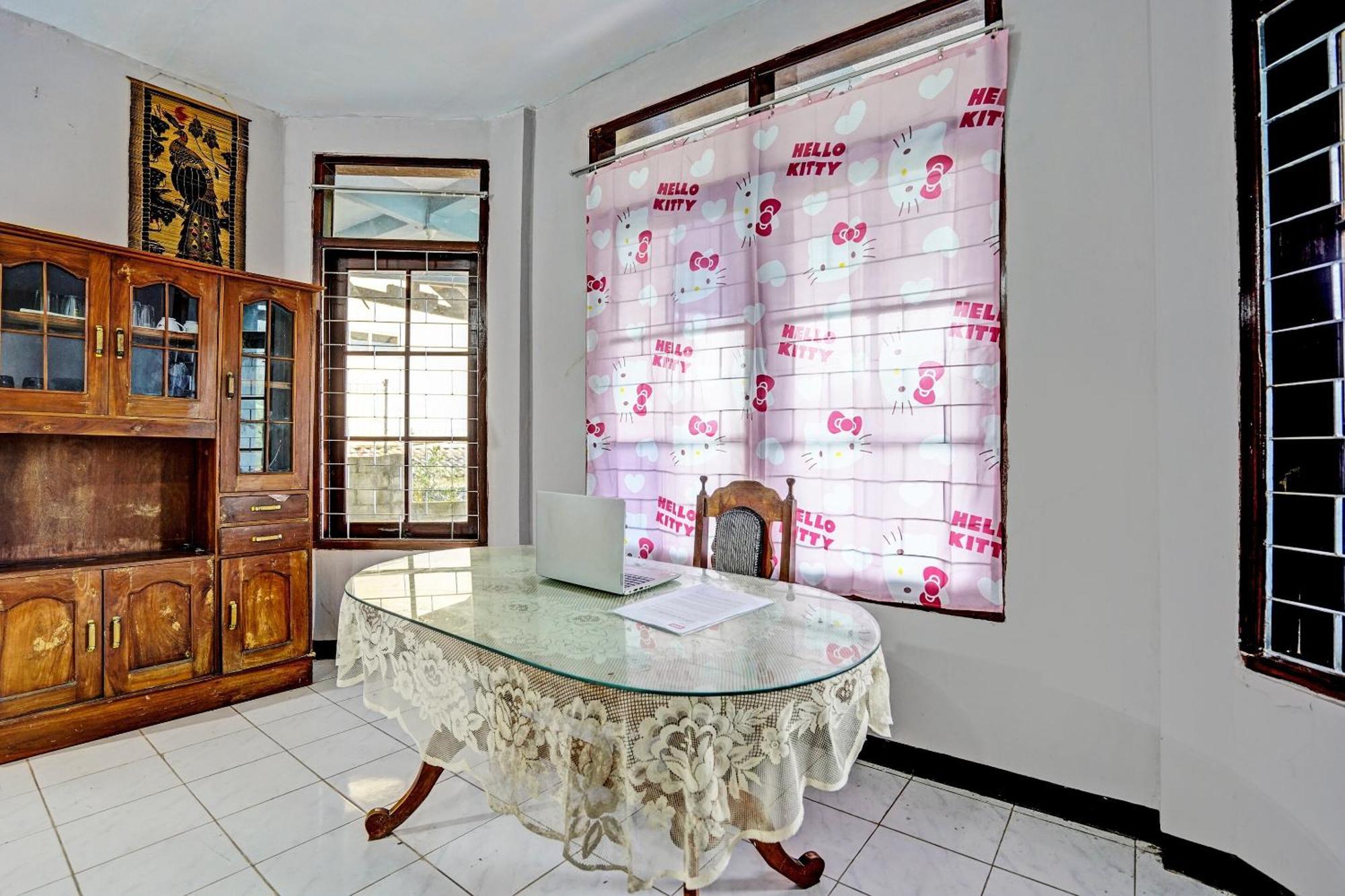 Spot On 92388 Villa Segi Delapan Prigen Exterior foto
