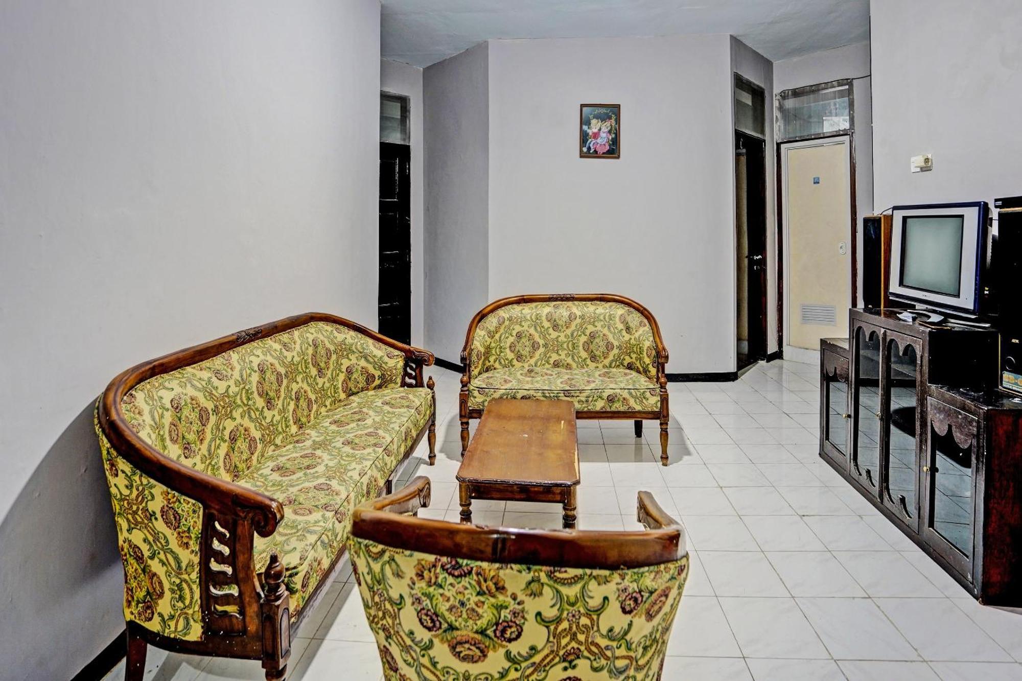 Spot On 92388 Villa Segi Delapan Prigen Exterior foto